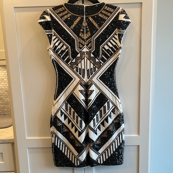 Worn 1x Express Cap-sleeve Black, Gold Geometric sequined fitted Mini Dress - Picture 2 of 9